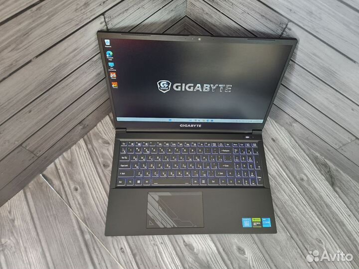 Gigabyte G5 MF Core i5-12500H / 16 / RTX4050