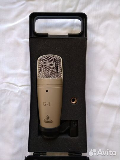 Студийный конденсаторный микрофон Behringer c1