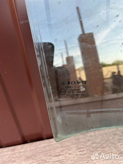 Стекло двери заднее правое Renault Megane 2 1.6