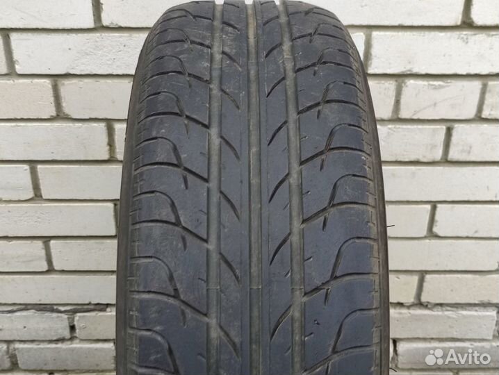 Kormoran Gamma B2 215/60 R16 99V