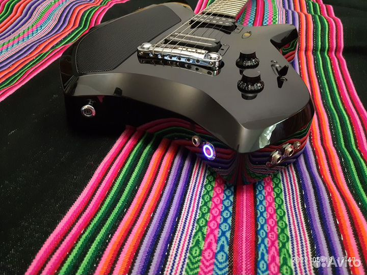 Fusion Smart Guitar (Умная гитара играет с iPhone)