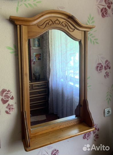 Зеркало настенное. Дерево. 90х55