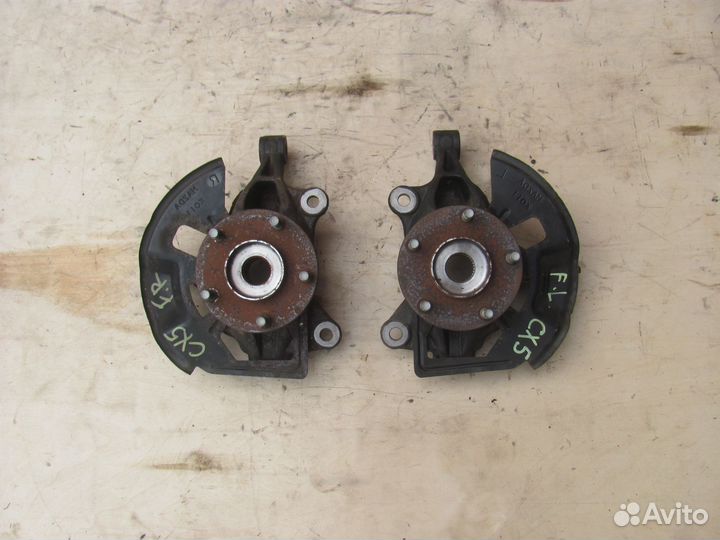 Поворотный кулак ступица Mazda CX-5 KE