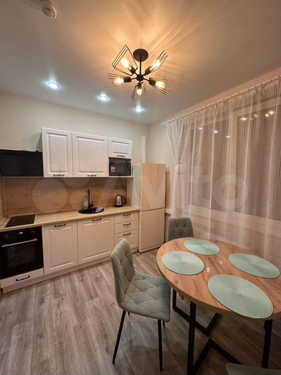 2-к. квартира, 58 м², 8/11 эт.