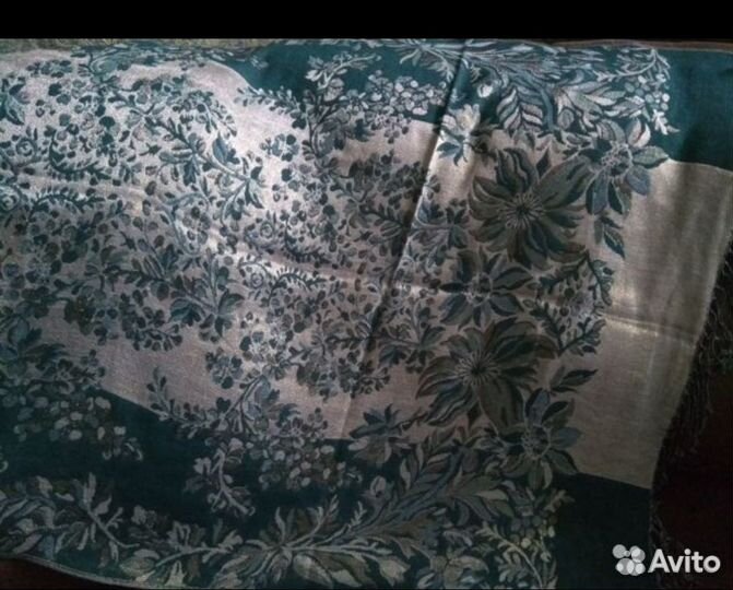 Палантин зеленый кремовый шелк шарф фиалковый