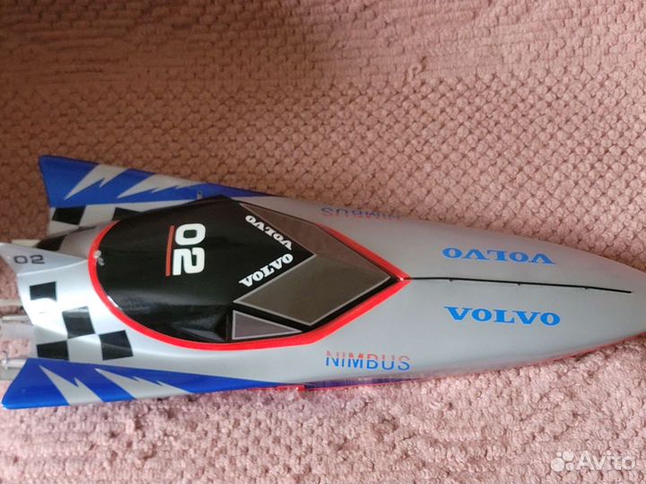 Радиоуправляемый катер Volvo