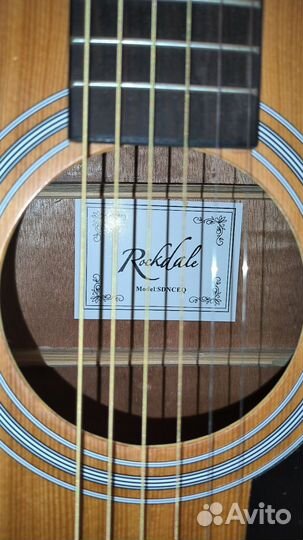 Продам электроакустическую шестиструнную гитару