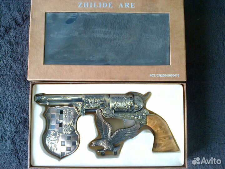 Зажигалка пистолет - макет кольта (настольная)