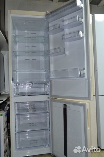 Холодильник новый Samsung RB37A52N0EL бежевый