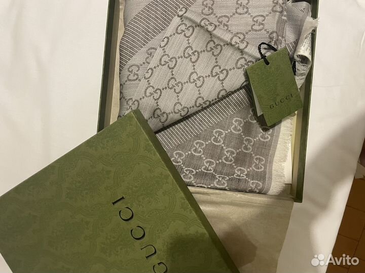 Оригинальный шарф, палантин Gucci
