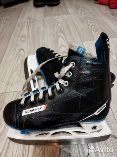 Коньки хоккейные на мальчика