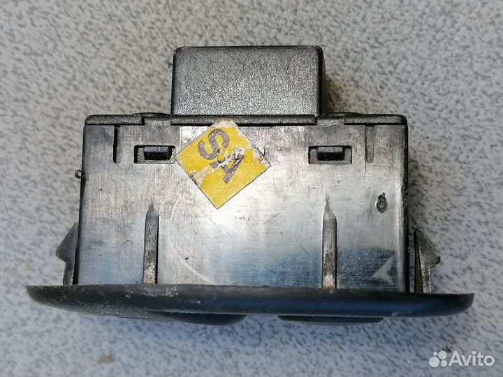 Кнопка открывания багажника Daewoo Nexia