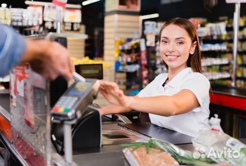 Продавец в магазин у дома