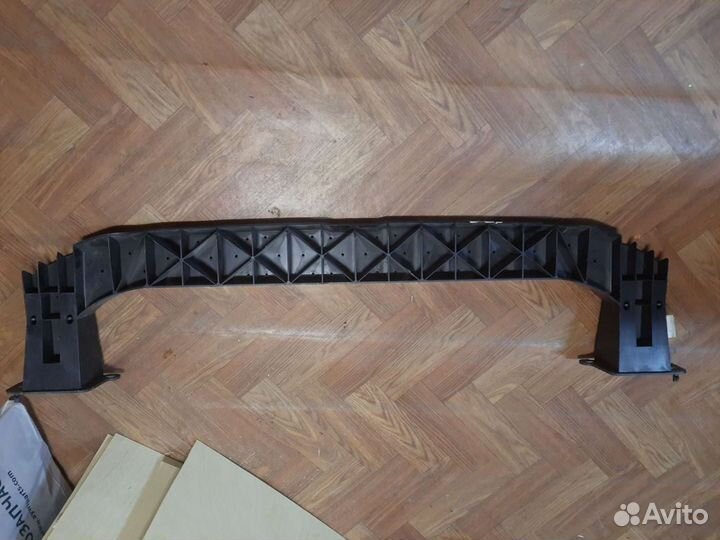 Усилитель переднего бампера