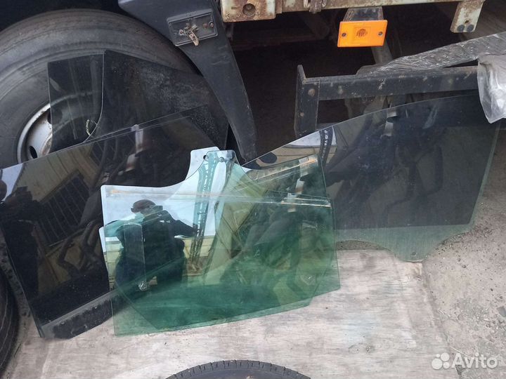 Стекла дверные Форд Фокус 2 и 3