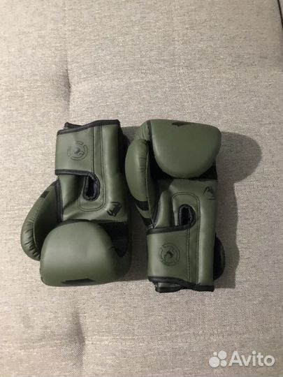 Боксерские перчатки