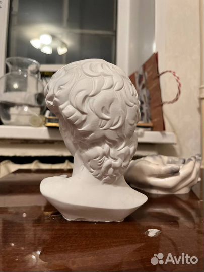 Бюст Давида и ладони статуэтки гипсовые