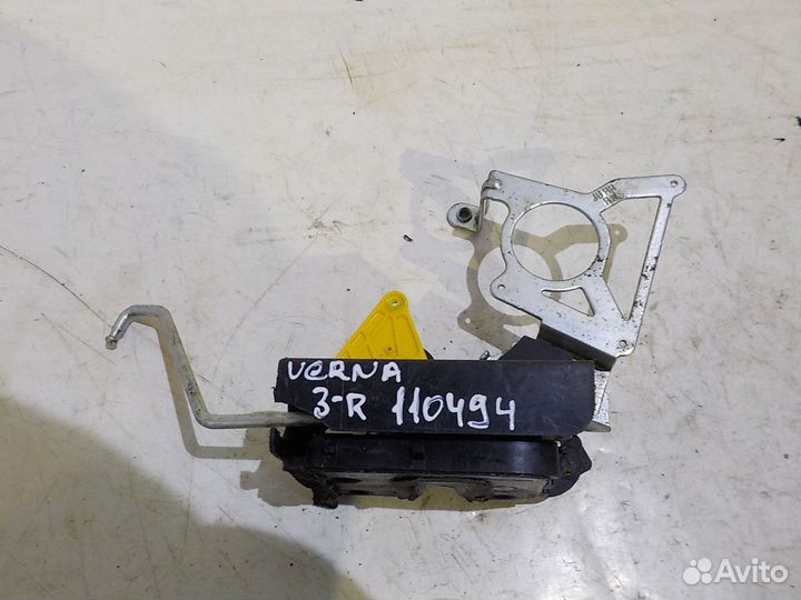 Замок двери задний правый hyundai verna