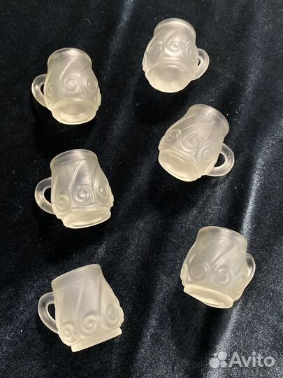 Чашечки старинные для графина зомбковице