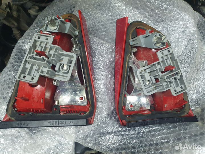 Стопы комплект(лев. и прав.) Audi a4