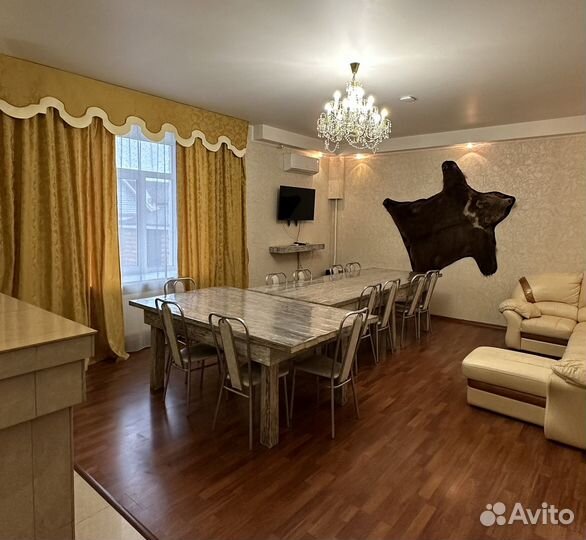 Коттедж 303 м² на участке 11 сот.