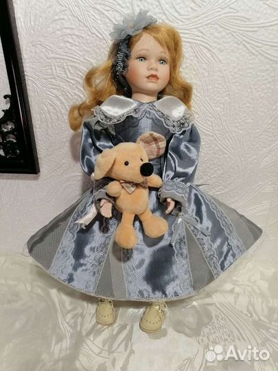 Кукла коллекционная фарфоровая