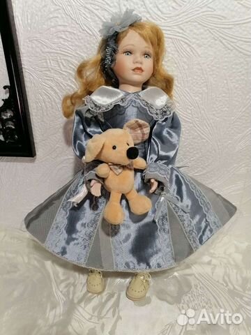 Кукла коллекционная фарфоровая
