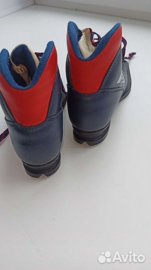 Ботинки лыжные детские 33 размер