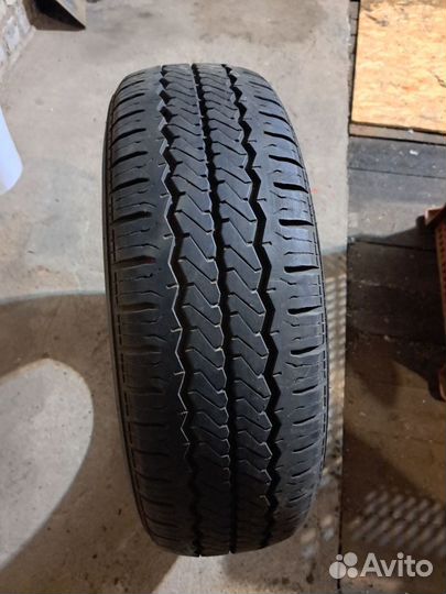 Hankook Radial RA08 215/70 R16 108T