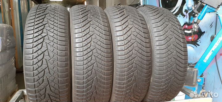 Yokohama BluEarth Winter V905 235/60 R18