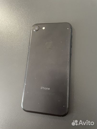 Телефон iPhone 7 32