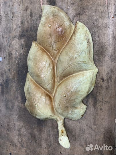 Тарелка блюдо в форме листа