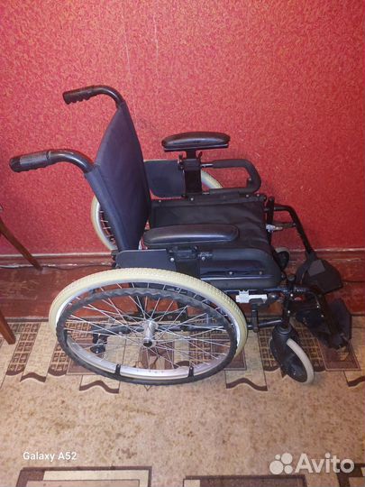 Коляска инвалидная