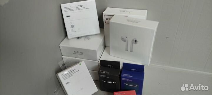 Airpods 2 - последняя версия с анимацией