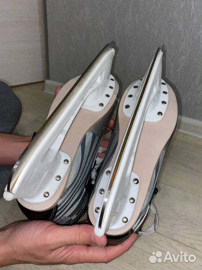 Коньки хоккейные 39 размер