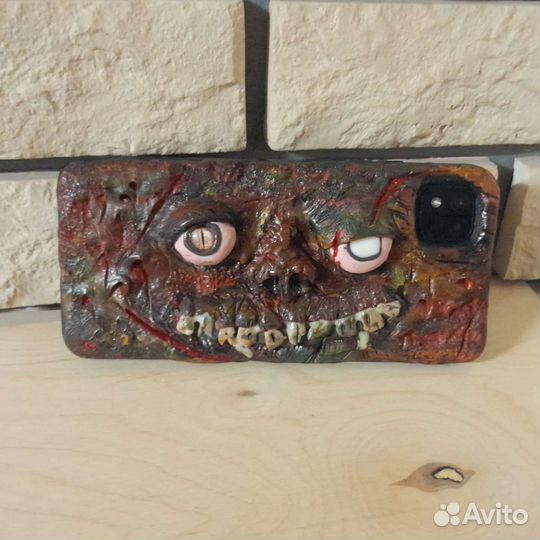 Чехлы на телефон