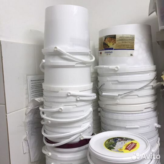 Ведра пластик с крышками, мешки из под муки