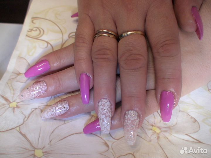 Наращивание ногтей и ресниц, педикюр