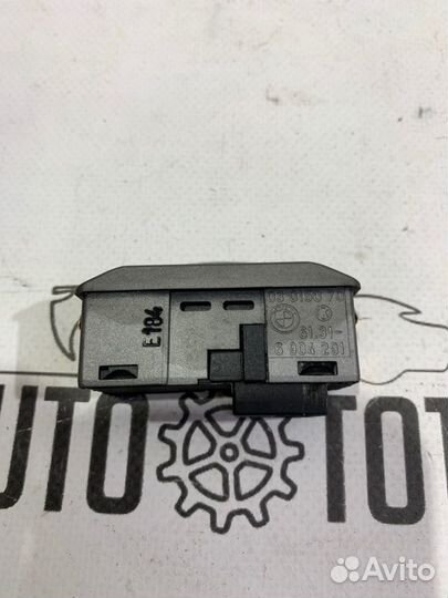 Блок управления люком Bmw 745 E65 N62B44 2004