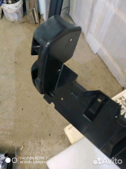 Абсорбер бампер задний Jeep Liberty KJ