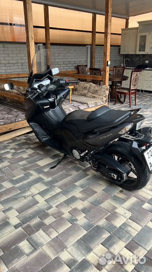 Мотоцикл T Max 530