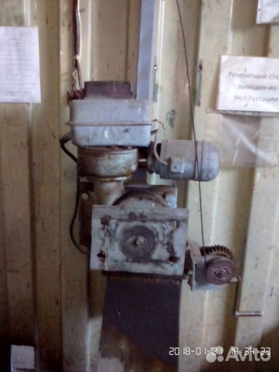 Стенд для ремонта грузовых двигателей