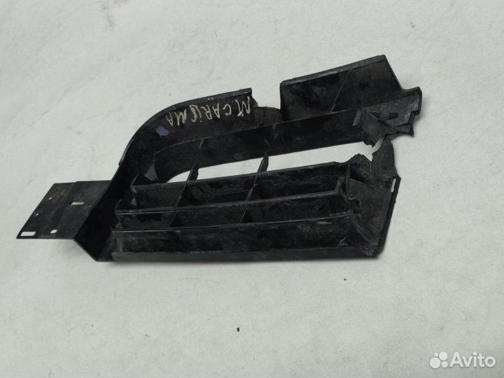 Решетка в бампер передняя правая Mitsubishi