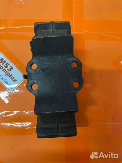 Подушка АКПП 1UZ Toyota FR 12371-50010