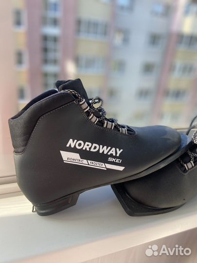 Лыжные ботинки