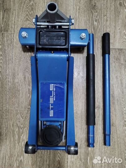 Домкрат подкатной 3 тонны бу