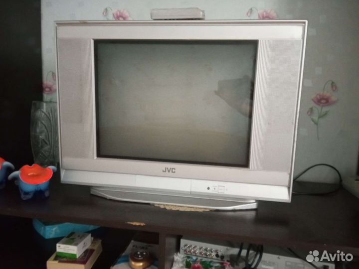 Телевизор бу Jvs