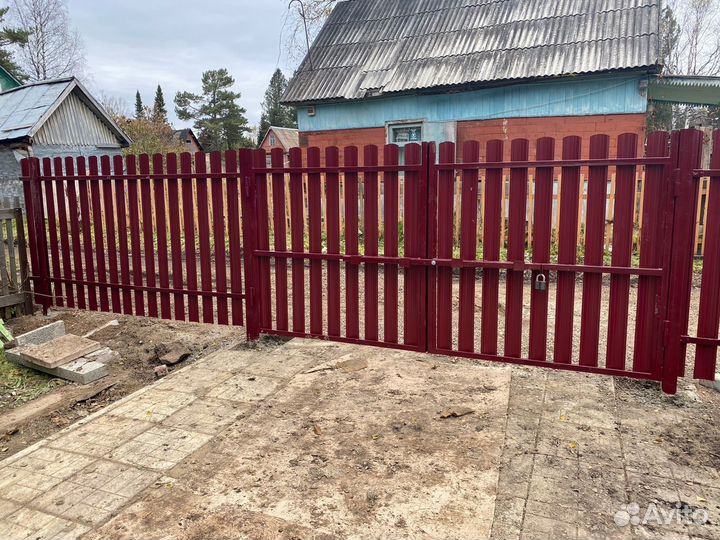 Забор из евроштакетника