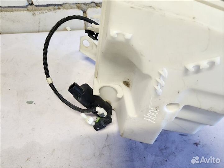 Бачок омывателя переднего стекла Ford Focus 3 2013