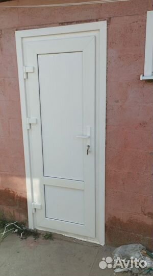 Пластиковая дверь в рассрочку
